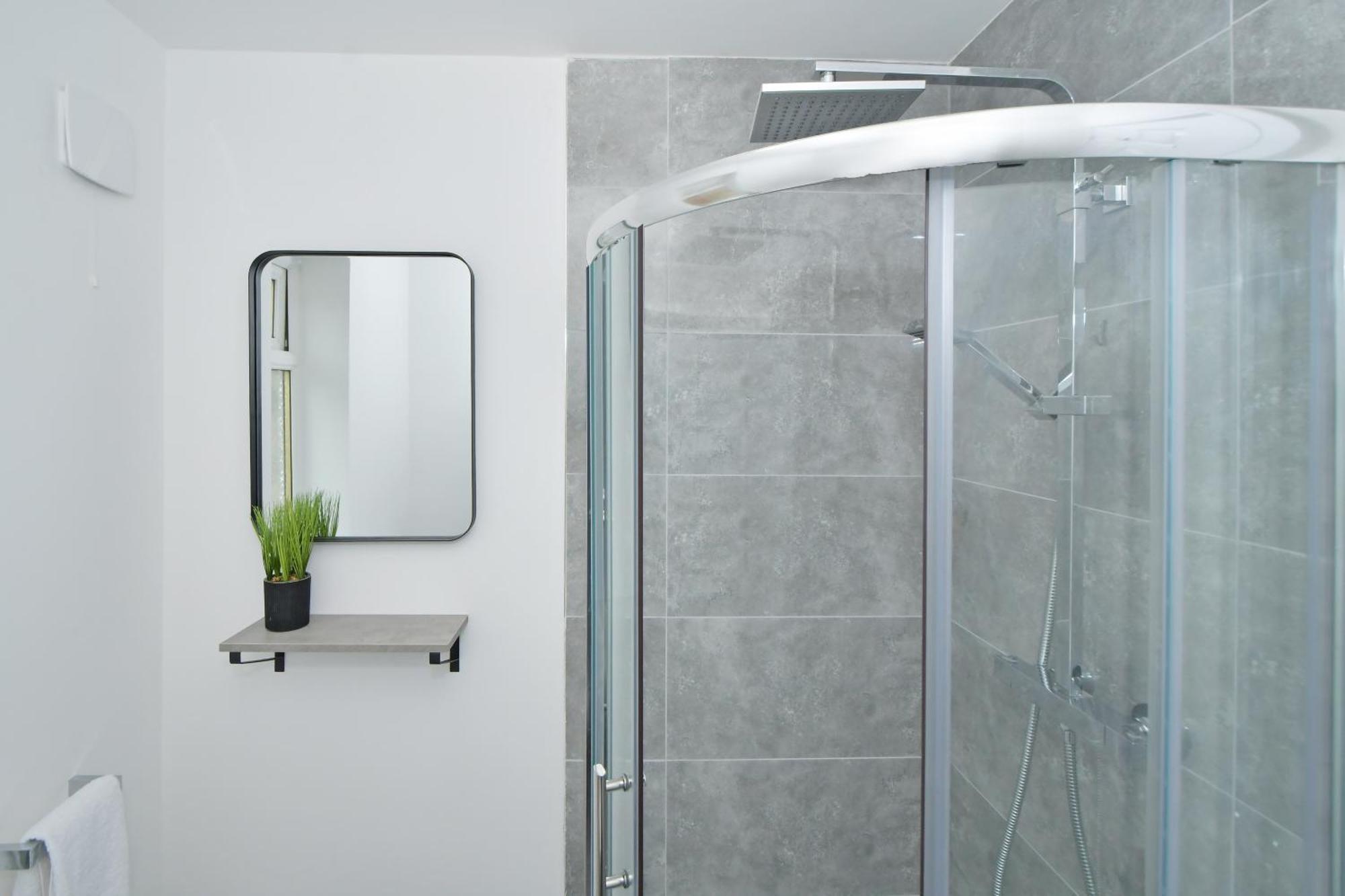 Sapphire Apartments By Yourstays - Luxury 2 Bedroom Apartments In كرو المظهر الخارجي الصورة