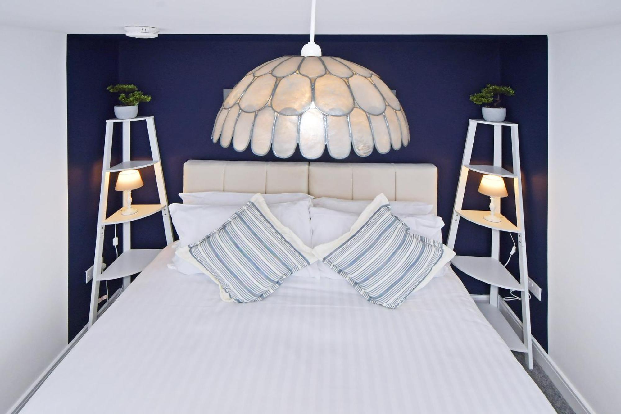 Sapphire Apartments By Yourstays - Luxury 2 Bedroom Apartments In كرو المظهر الخارجي الصورة