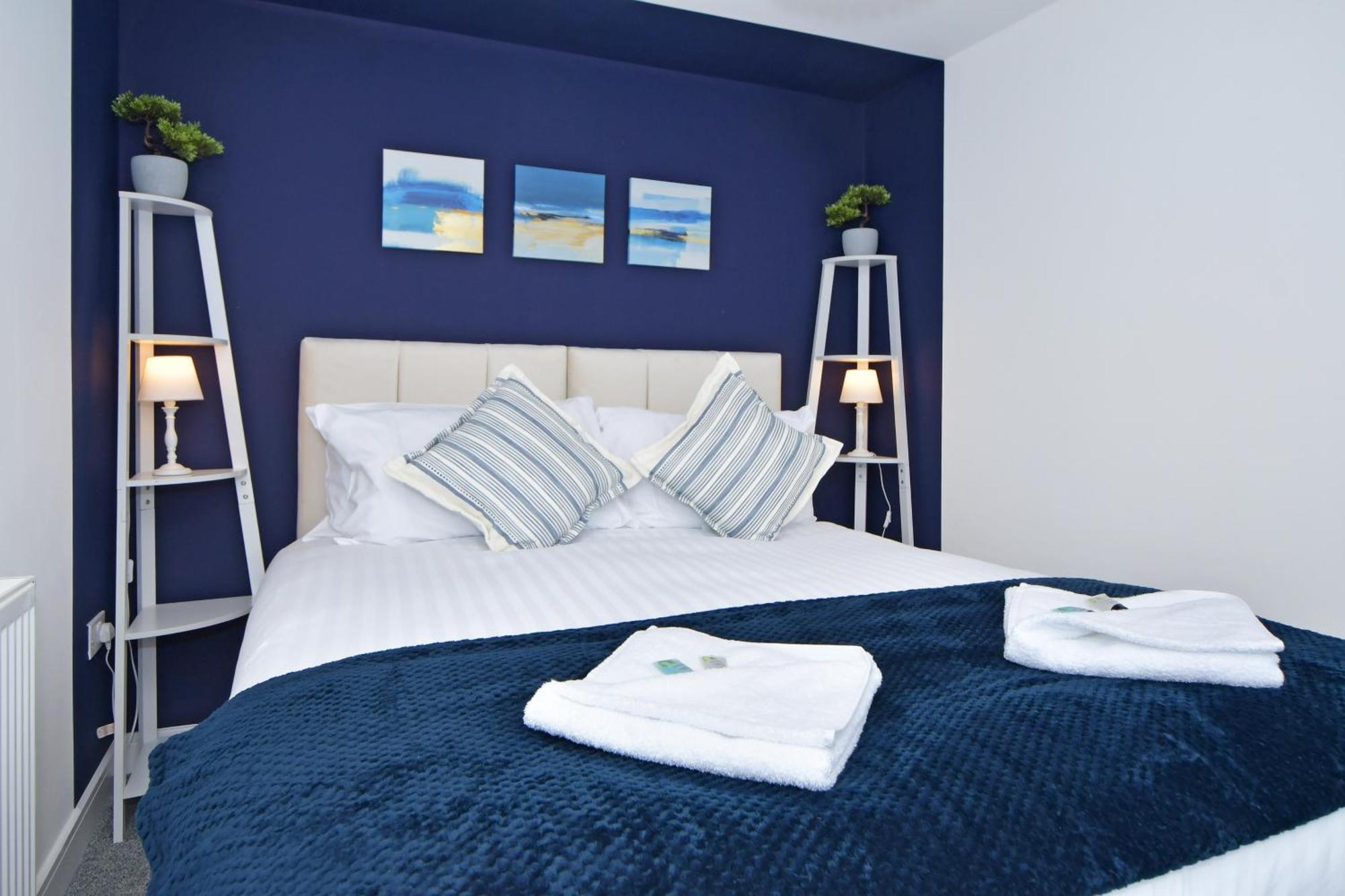 Sapphire Apartments By Yourstays - Luxury 2 Bedroom Apartments In كرو المظهر الخارجي الصورة