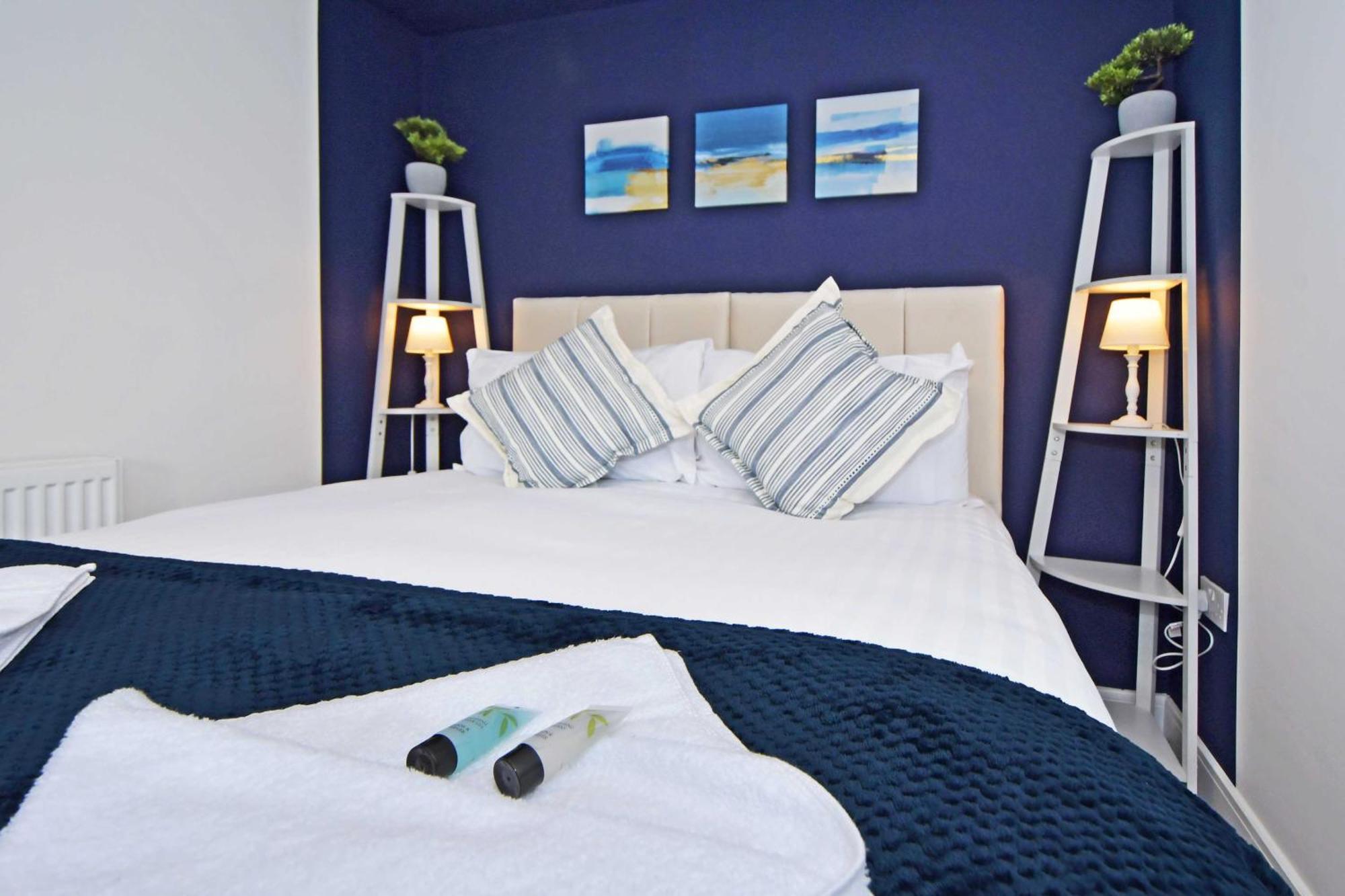 Sapphire Apartments By Yourstays - Luxury 2 Bedroom Apartments In كرو المظهر الخارجي الصورة