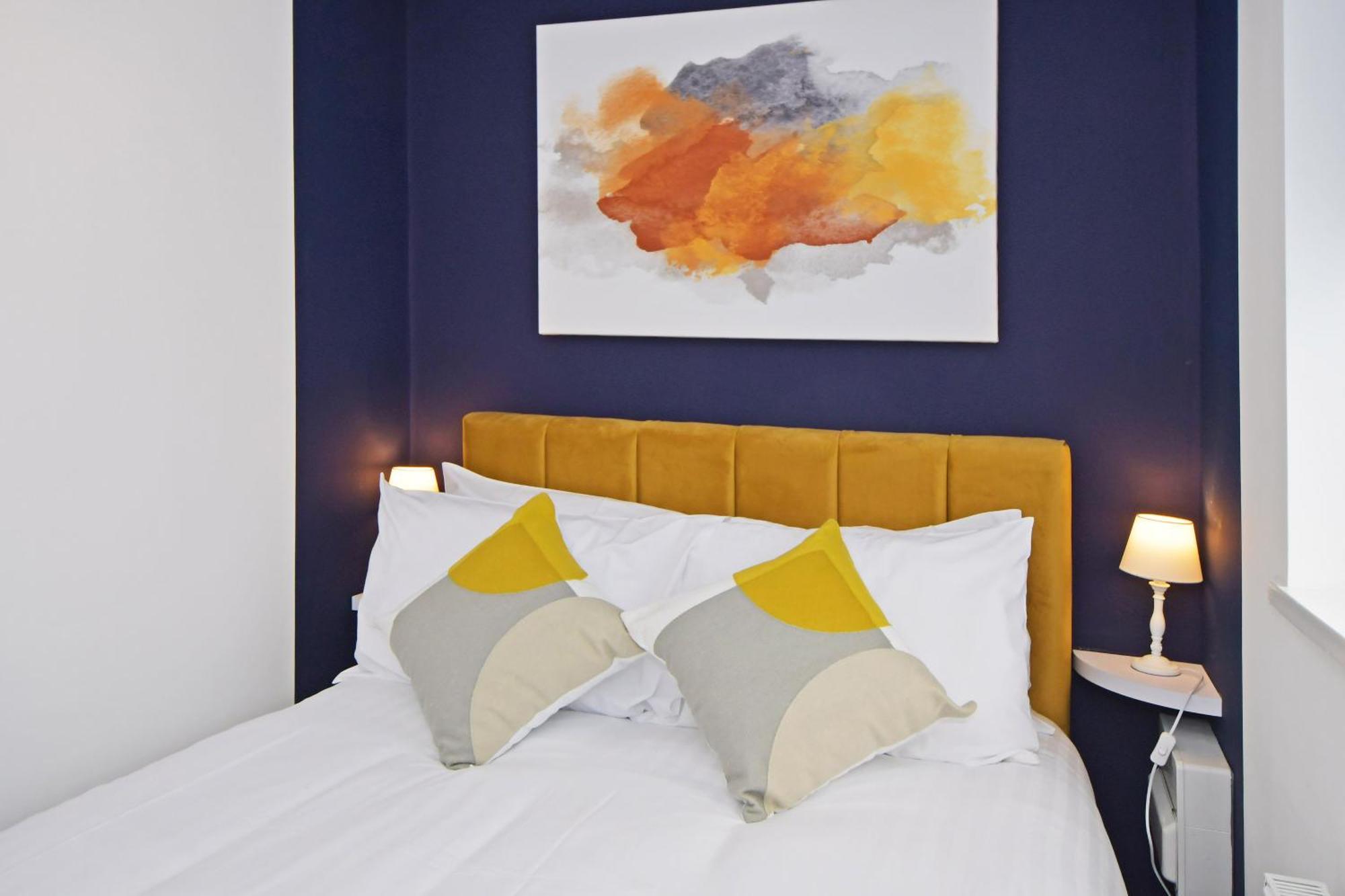 Sapphire Apartments By Yourstays - Luxury 2 Bedroom Apartments In كرو المظهر الخارجي الصورة