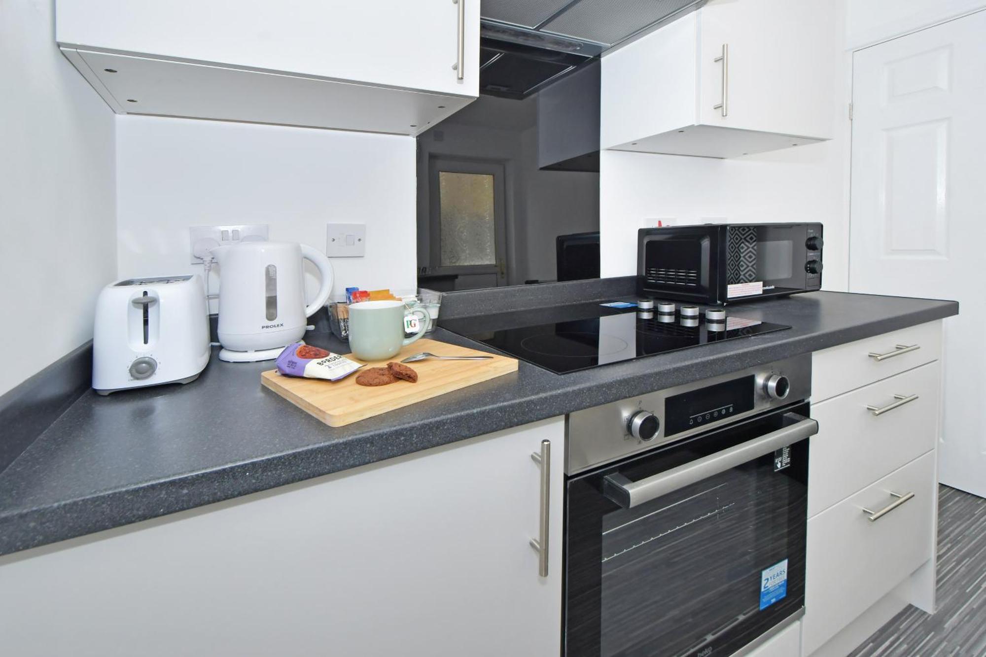 Sapphire Apartments By Yourstays - Luxury 2 Bedroom Apartments In كرو المظهر الخارجي الصورة