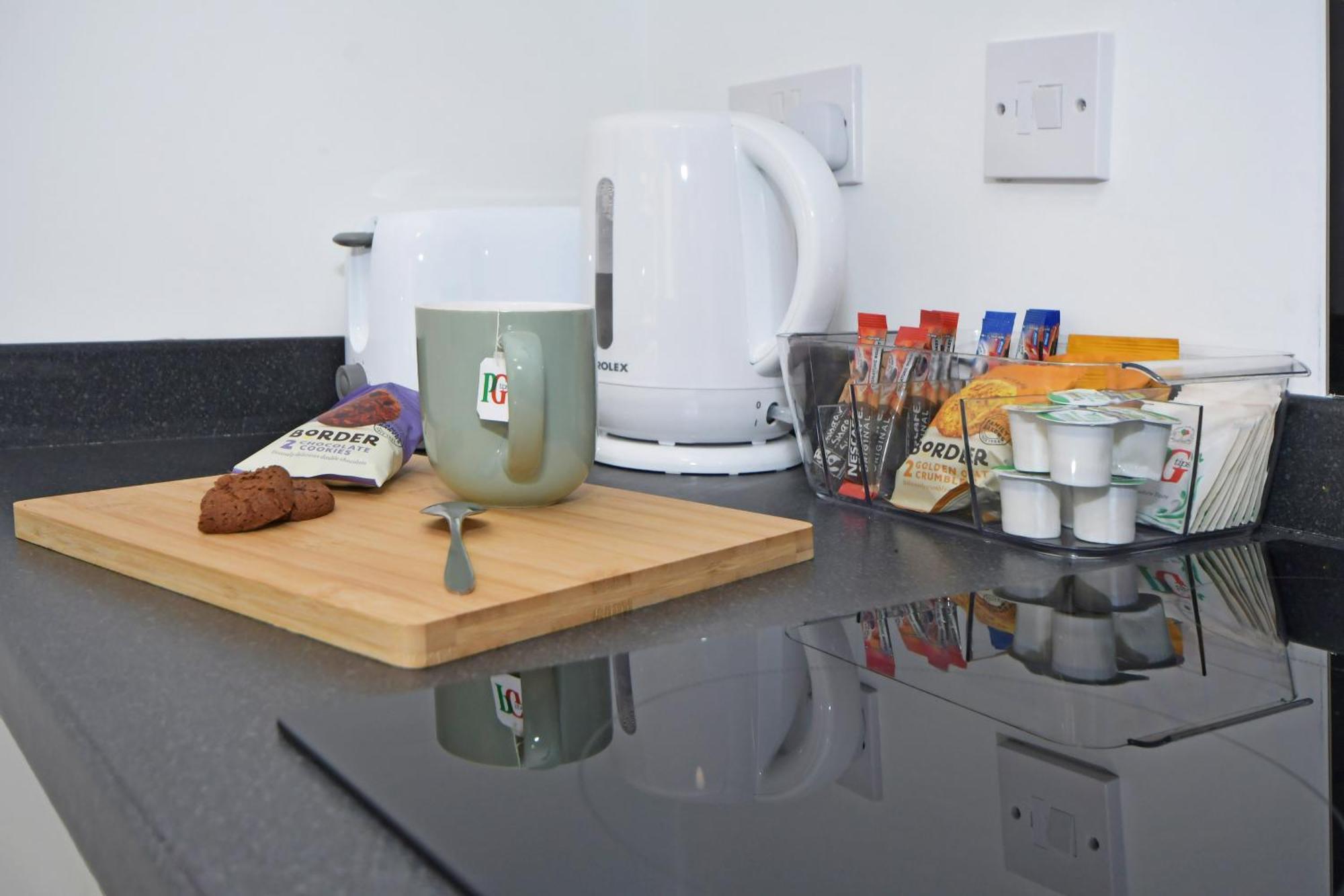 Sapphire Apartments By Yourstays - Luxury 2 Bedroom Apartments In كرو المظهر الخارجي الصورة