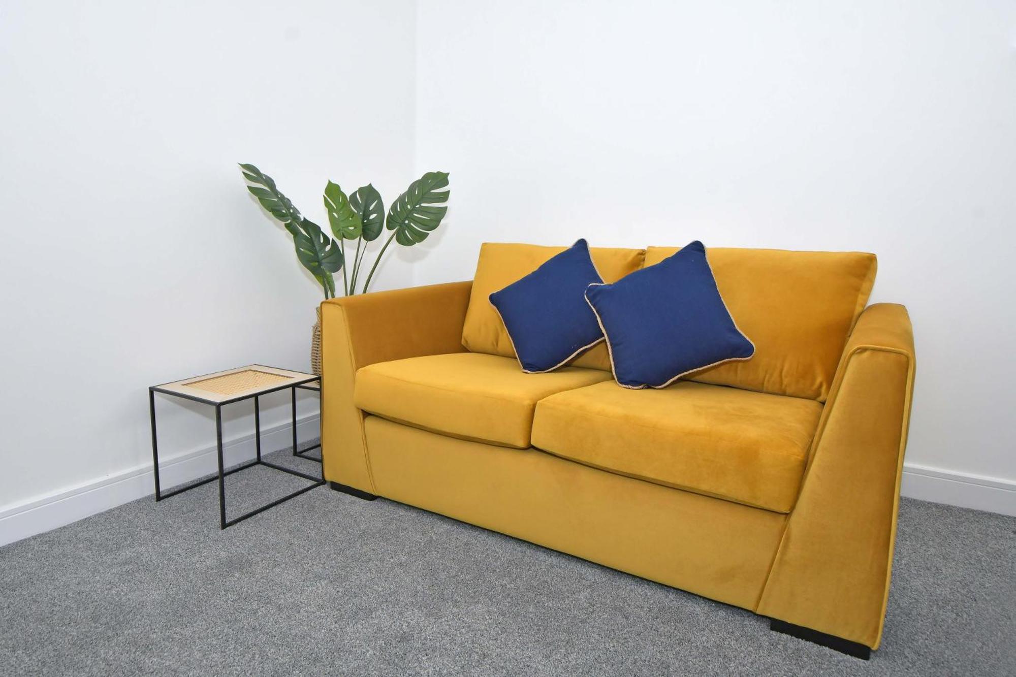 Sapphire Apartments By Yourstays - Luxury 2 Bedroom Apartments In كرو المظهر الخارجي الصورة